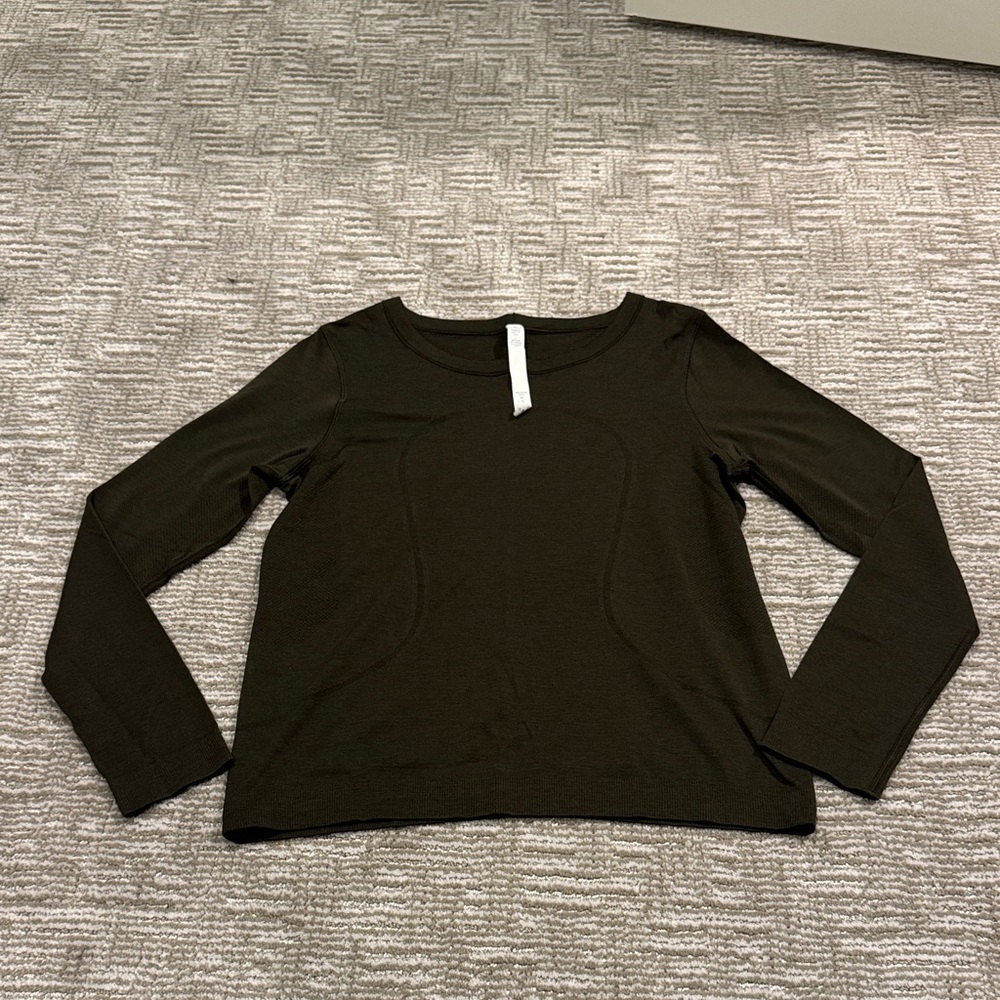 Lululemon Swiftly Tech Long Sleeve Relaxed Fit